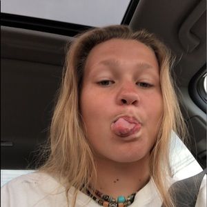 Meet your Posher, Lucy